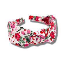 Load image into Gallery viewer, Valentine&#39;s Bouquet